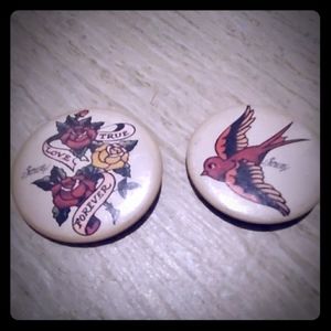 2 Sailor Jerry Buttons NEW!